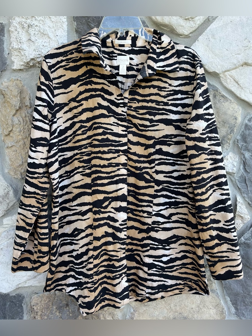 Chico's No Iron Button Up Shirt Size 2 (LG) Exotic Tiger Animal Print Statement